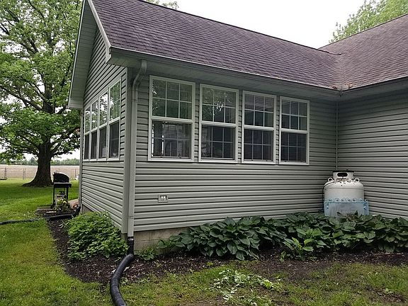 5th image of 1032 S Locust St