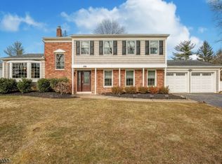 12 Cherbourg Rd, Parsippany, NJ 07054