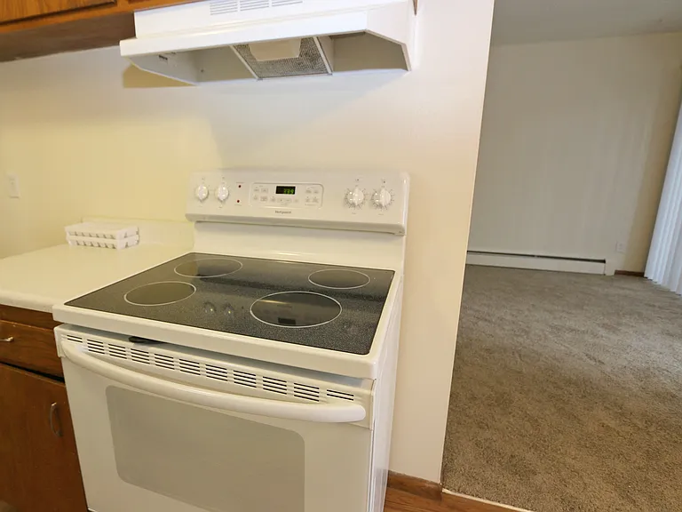 Apache Manor Apartments — Photo 25
