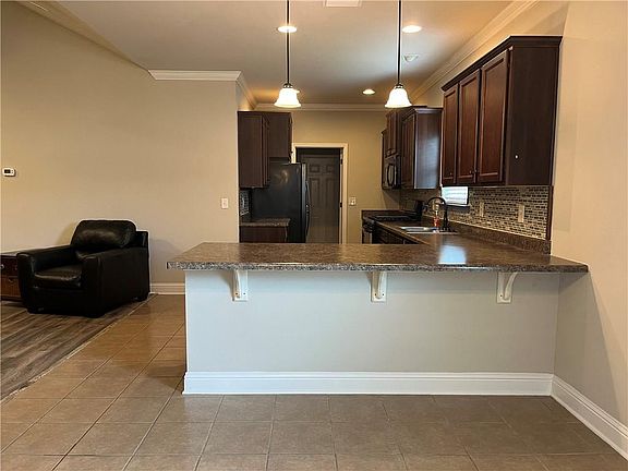 3rd image of 2426 Mckenzie Court W