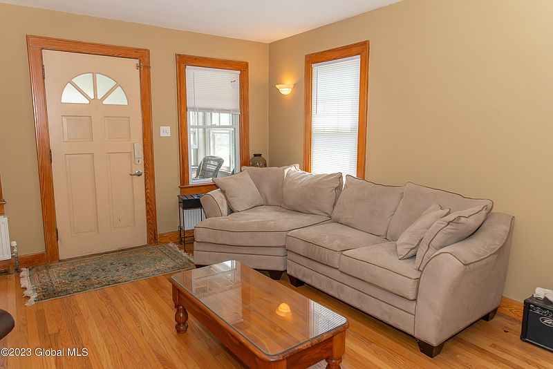 2nd image of 513 Sanders Avenue