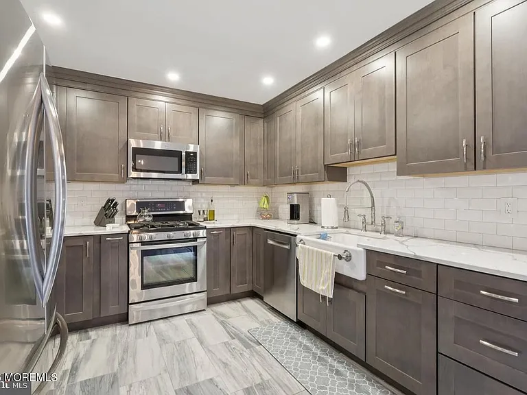 118 Darien Rd — Photo 20