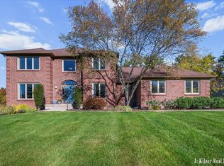 472 Ashton Ct SE, Grand Rapids, MI 49546