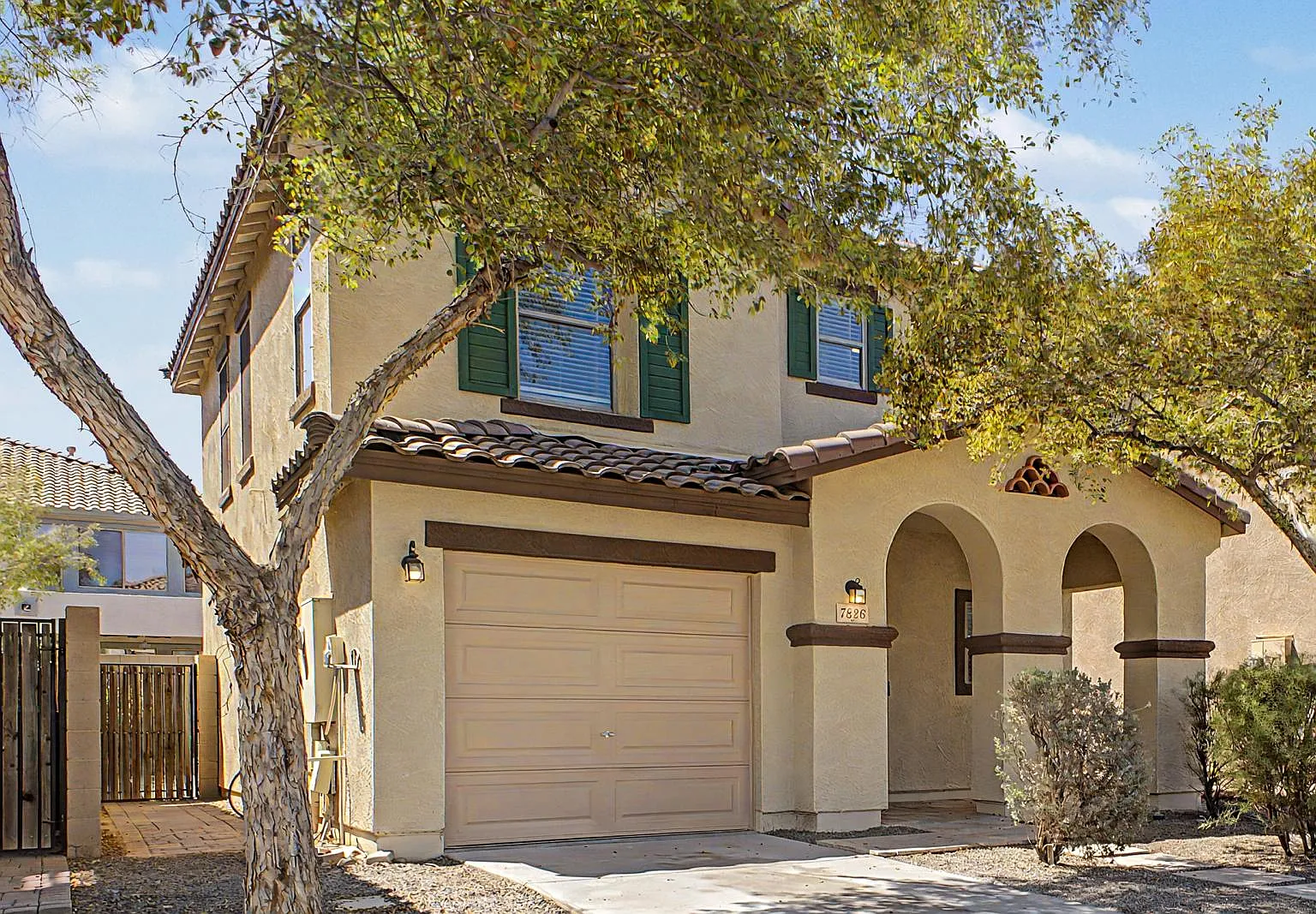 3 bed, 2.5 bath, 1275 sqft, $2,050 — Photo 3