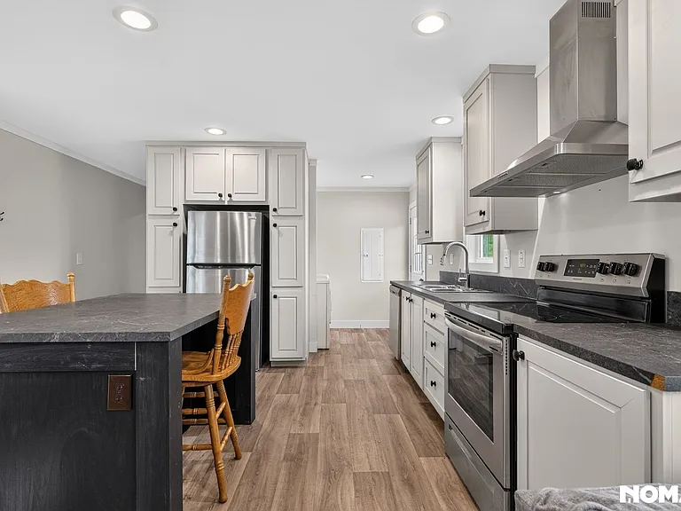 1431 W Ridgeway Rd — Photo 13
