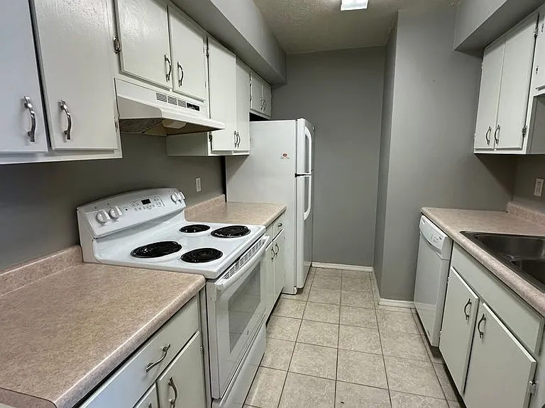 Ironwood Apartments — Photo 3