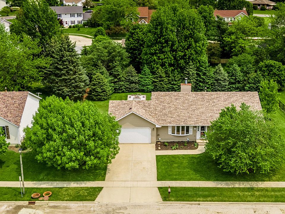 1st image of 448 Dogwood Ln