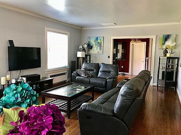 4th image of 7517 Shirland Ave