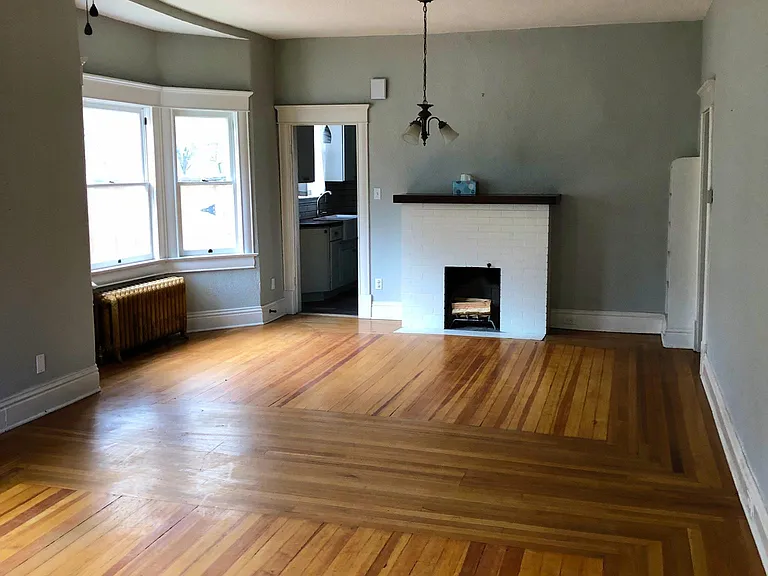 1025 E Boulder St — Photo 3