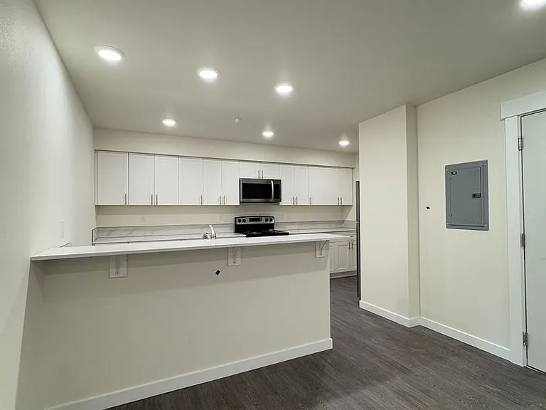 503 E Helena Ave — Photo 6
