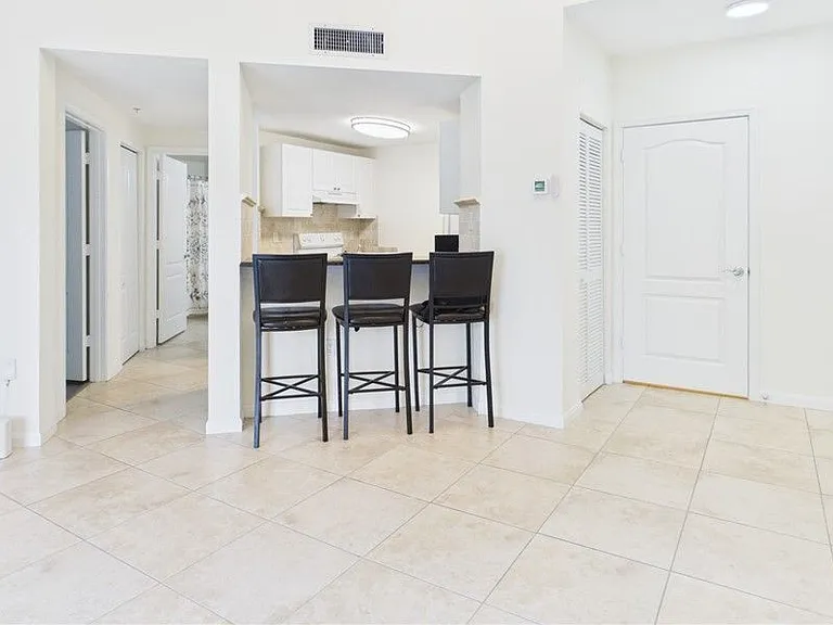 5060 Fairways Cir #F303 — Photo 4
