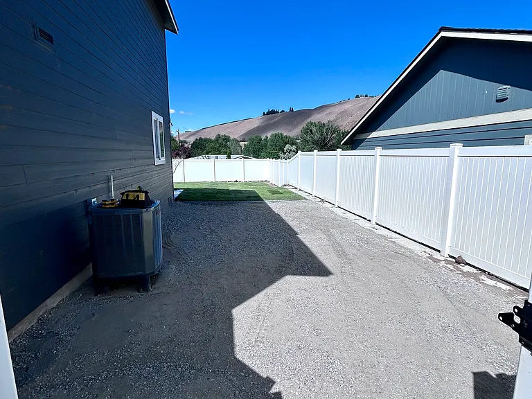 1344 Theo Way — Photo 16