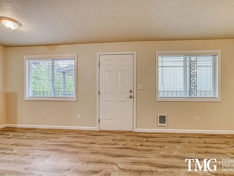 Jackson Court Apartments — Photo 10