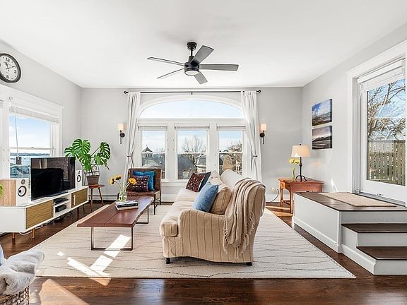 4th image of 5 Babson St #2