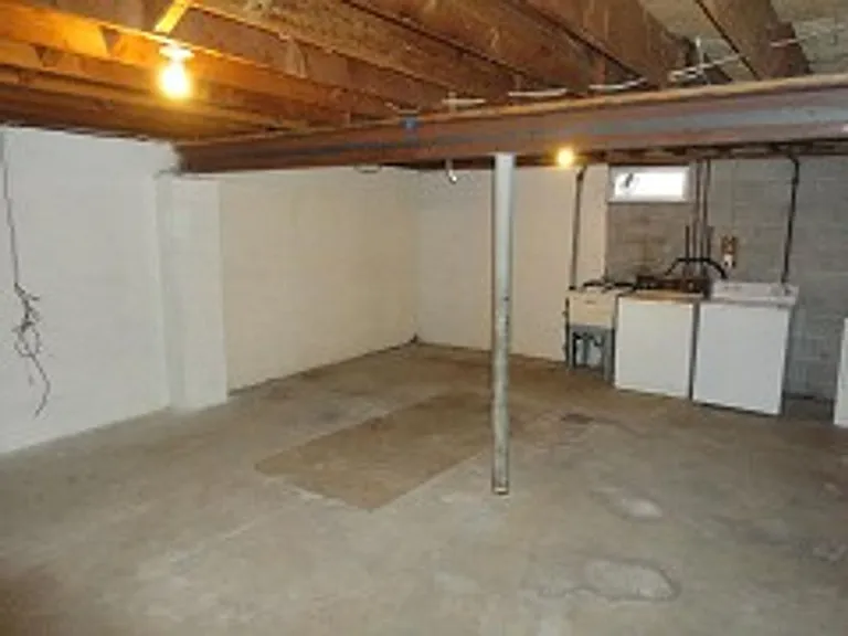5420 Schmutzler St — Photo 3