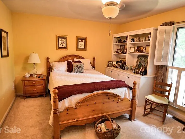 335 Melrose Ave #102 — Photo 8
