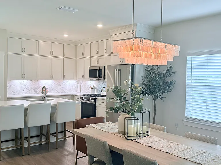 2305 Peony St — Photo 5