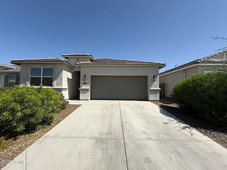2474 W Sable Ave — Photo 1