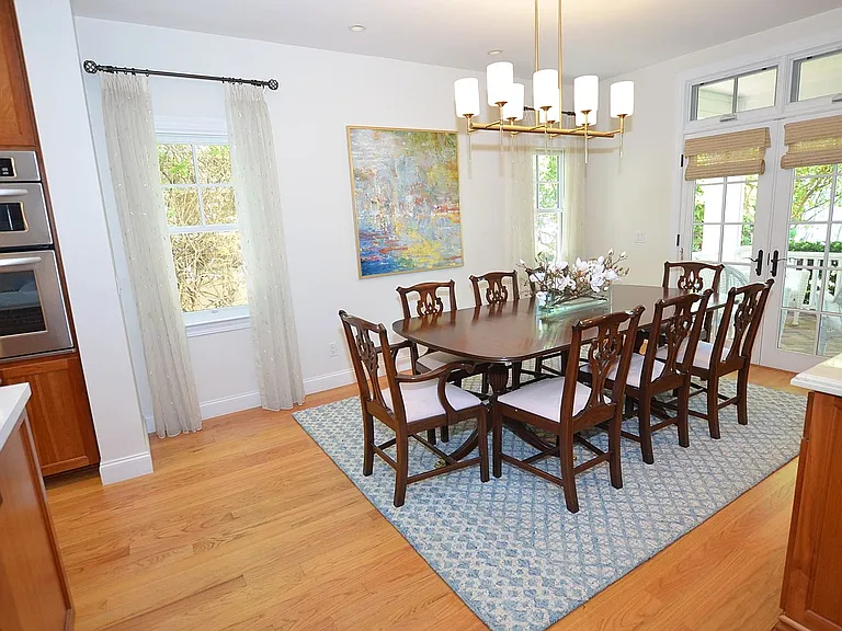 135 E Ave — Photo 12