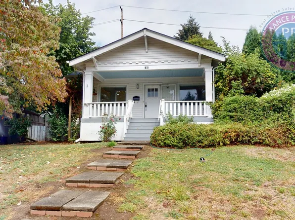 43 Ladd St, Lake Oswego, OR 97034