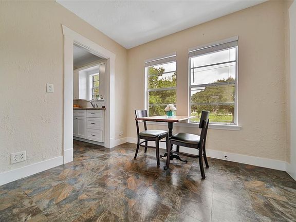 3rd image of 4821 Rusk St #1
