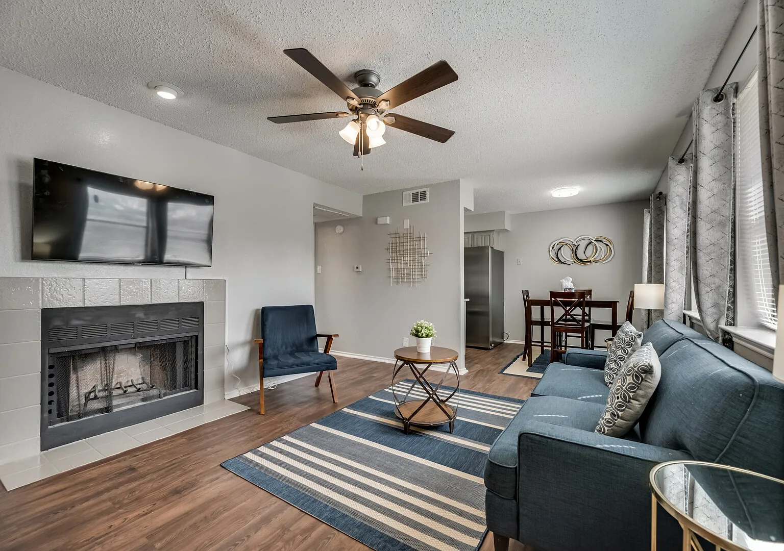 I47 World Cup Stay - 18 min to AT&T - Sleeps 2 - Public Transit — Photo 2