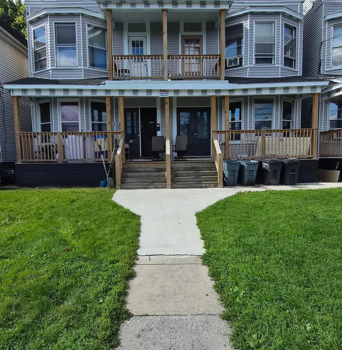 3 bed, 1200 sqft, $1,500 — Photo 1