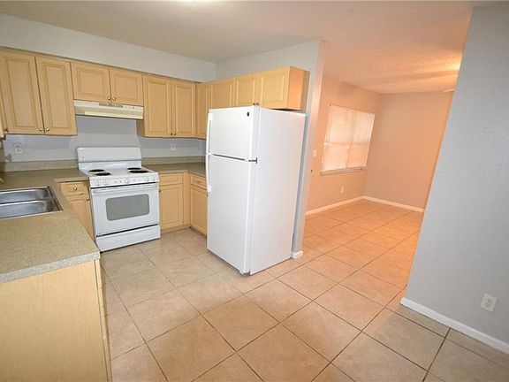 4th image of 3208 E 27th Ave