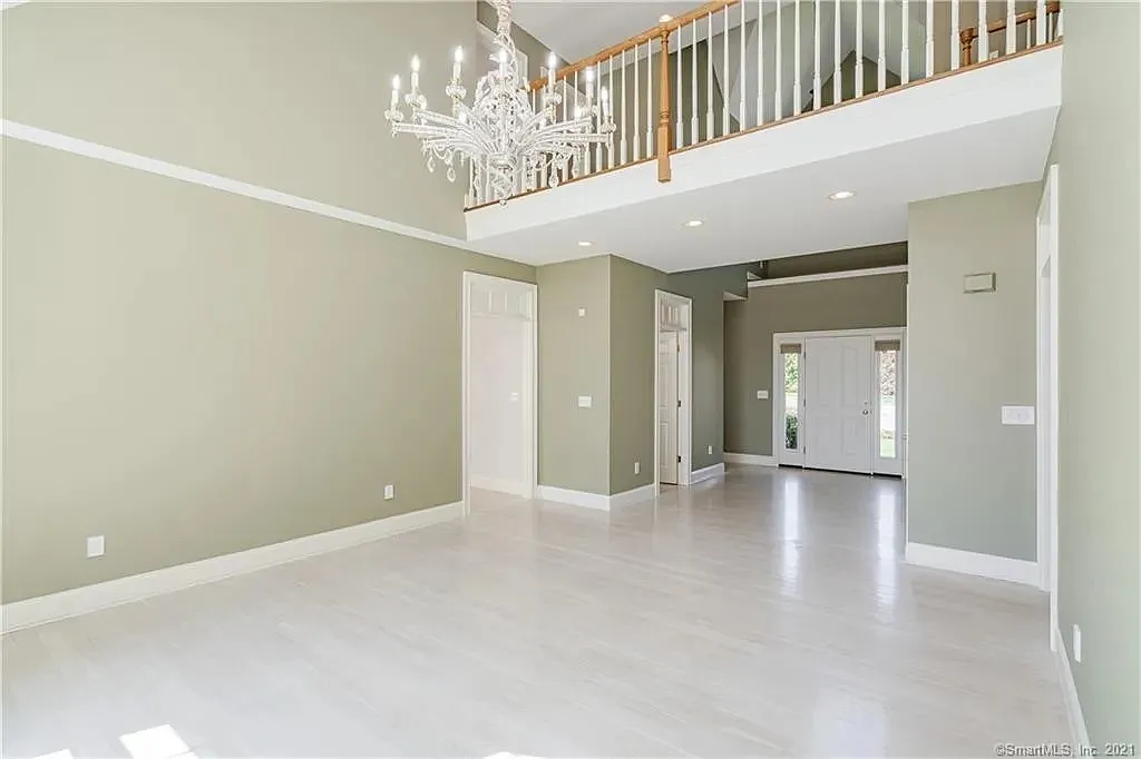 3 bed, 3962 sqft, $5,000 — Photo 4