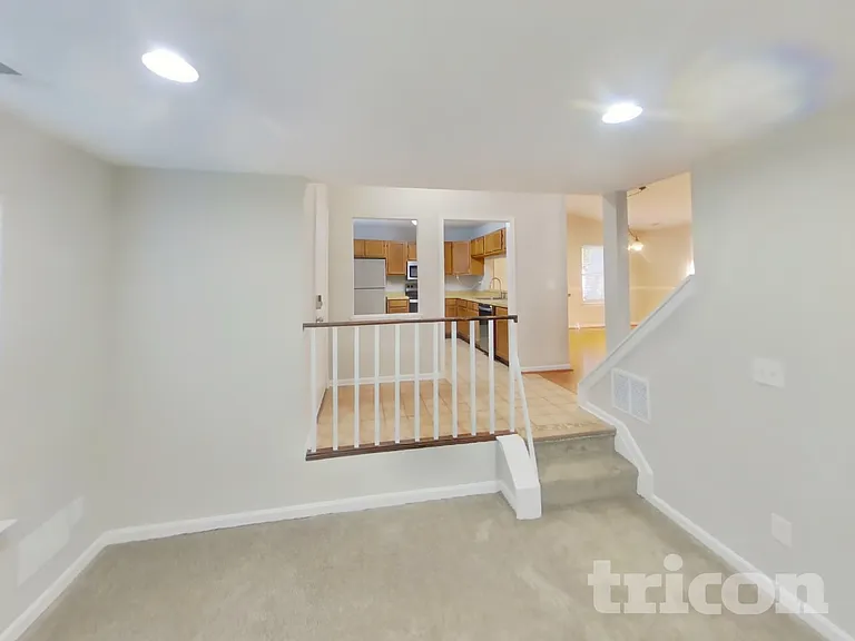 1277 Collier Ln — Photo 2