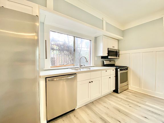 4th image of 2362 W Washington Blvd #6