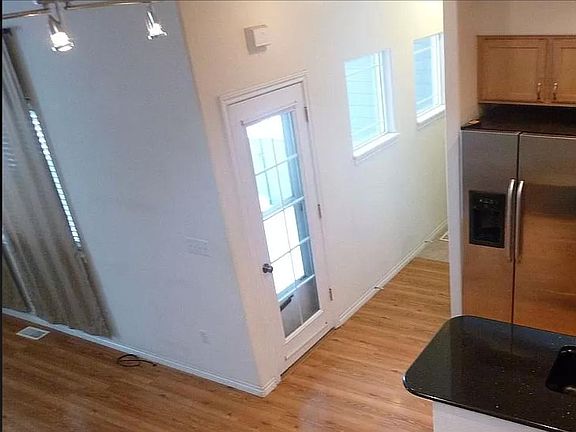5th image of 829 Kane Dr #B22