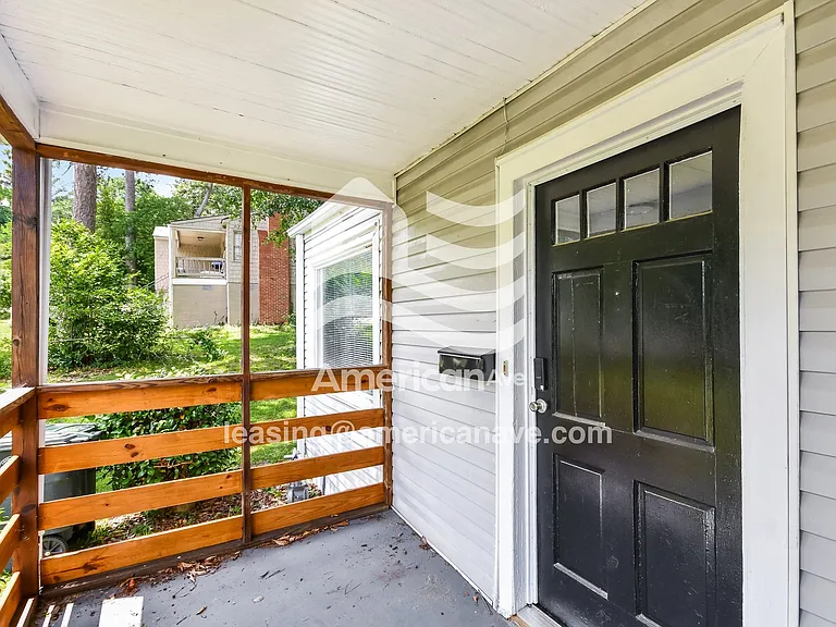 1716394_012_covered_porch_12862410.jpg
