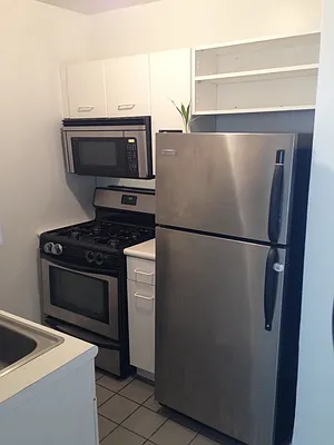 Rented by Peter Ashe | media 8