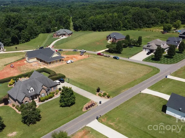 528 New Salem Rd, Statesville, NC 28625