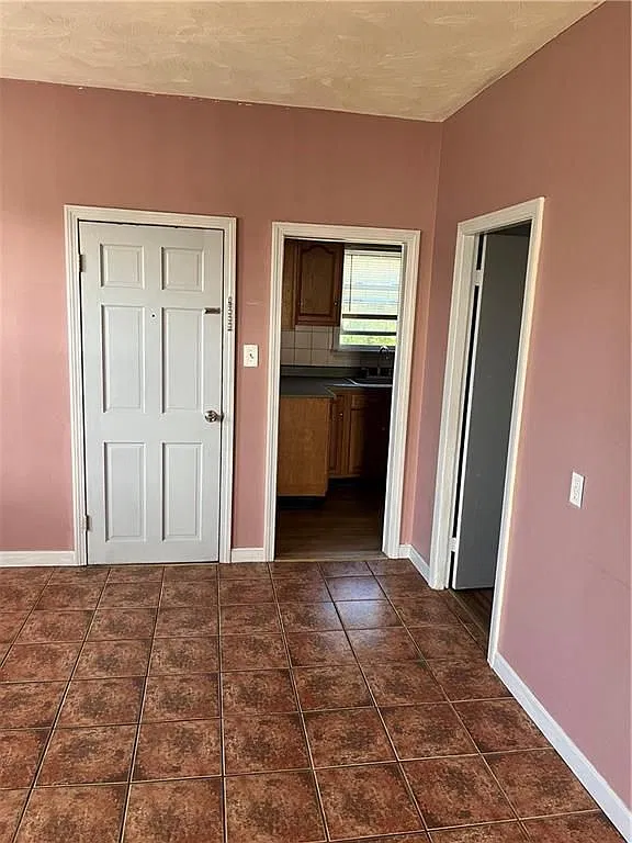 2 bed, 1.0 bath, 900 sqft, $1,700 — Photo 2