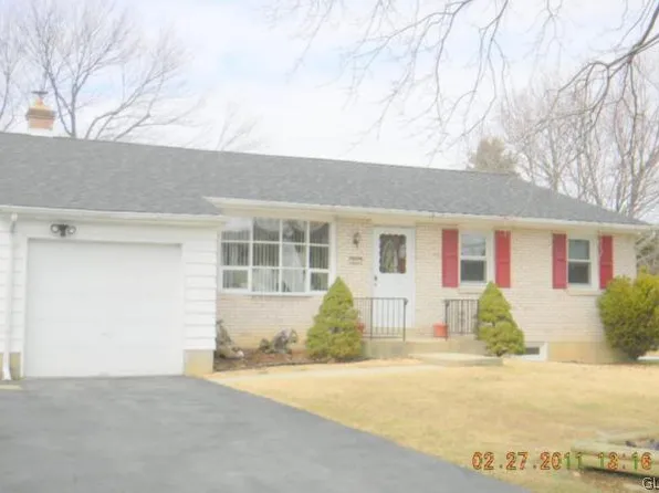 822 S Edward St, Allentown, PA 18103