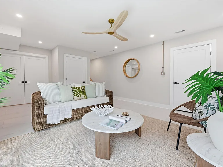 105 S Stratford Ave #MONTHLY LEASE JULY — Photo 55