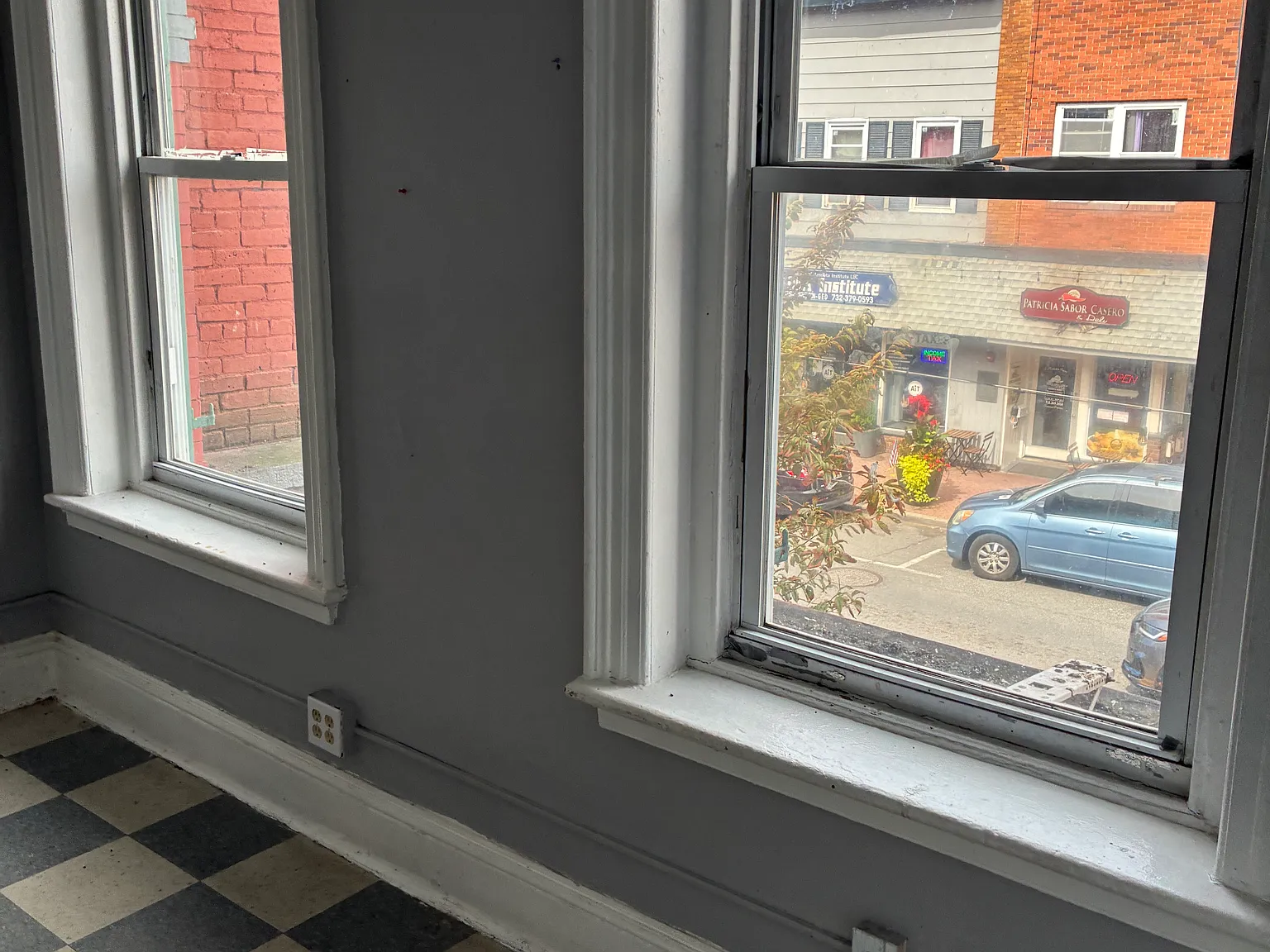 4 bed, 2850 sqft, $2,300 — Photo 4