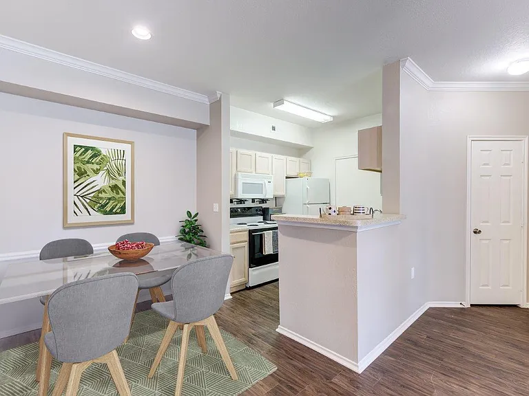 River Walk Apartment Homes — Photo 5