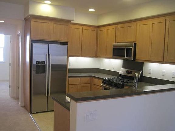 3rd image of 2605 Baton Rouge Dr Unit 2