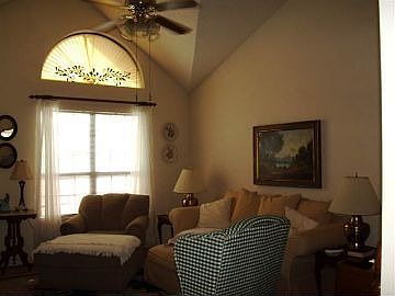 2nd image of 421 Woodland Dr