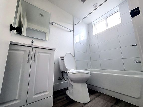 2nd image of 1419 W 35th St #56660cda0