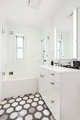 Sold by Sloane Square | media 14