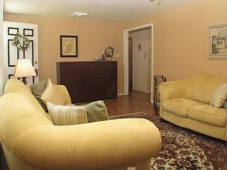 4th image of 3045 Ontario St