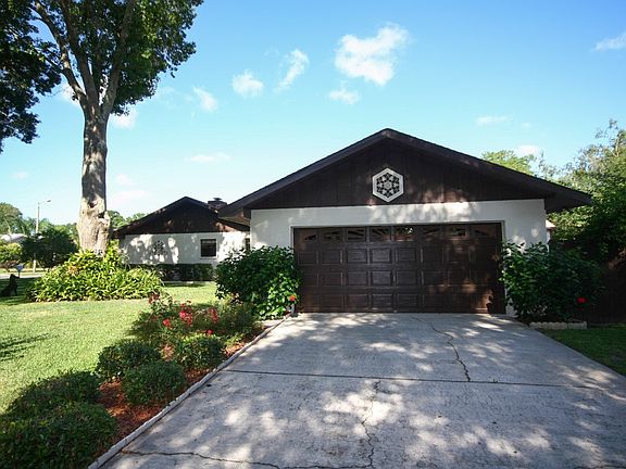 Side entry garage
