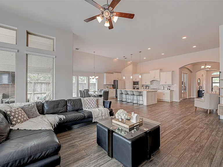 3510 Auburn Creek Cir — Photo 4