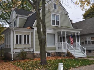 225 W Chestnut St, Burlington, WI 53105