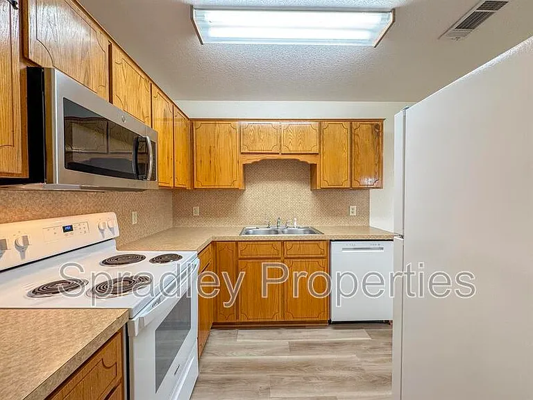 115 Lacey Lou Ln — Photo 7