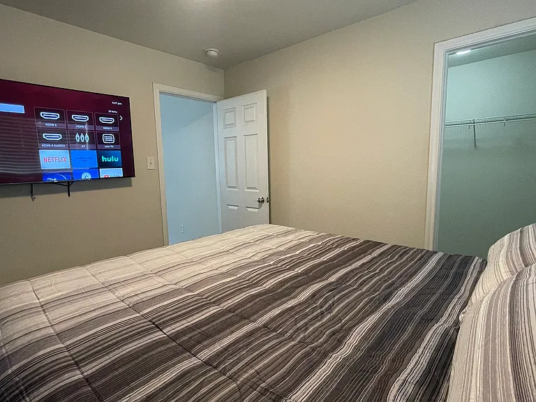 3738 Gallery Wls — Photo 90